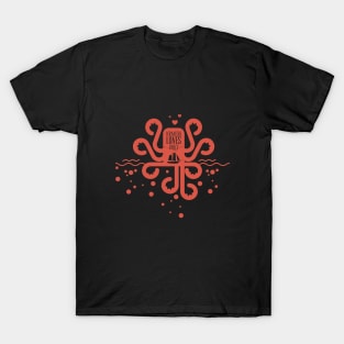 Kraken loves boat T-Shirt